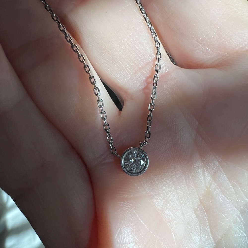 Elegant Silver Necklace with Crystal Pendant